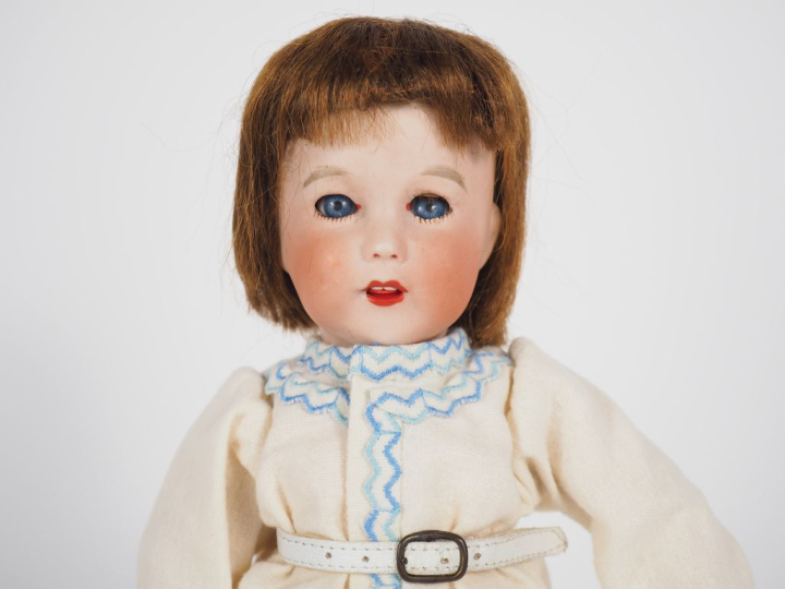 Joli bébé de caractère de la SFBJ moule 251 tête porcelaine bouche ouv