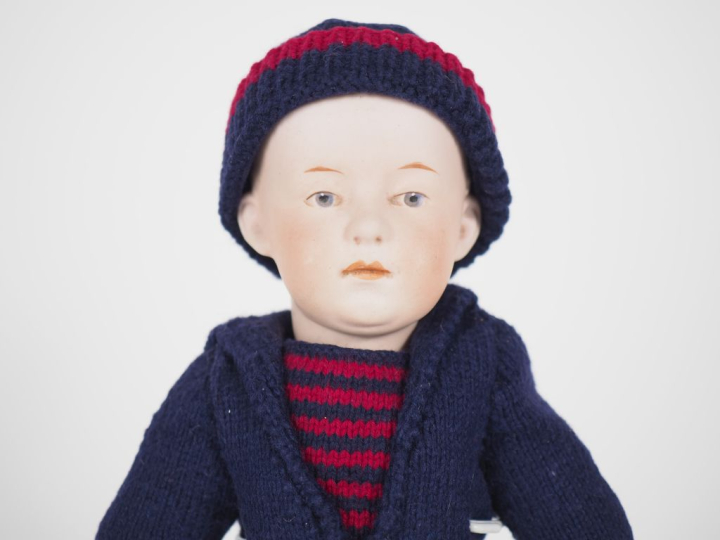 Joli bébé de caractère allemand Pouti  Heubach tête porcelaine yeux pe