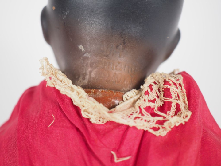 Petit bébé de caractère nouveau-né de couleur de fabrication allemande