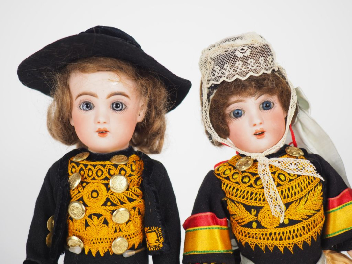 Couple de petites poupées Jumeau période SFBJ 1907 tête porcelaine bou