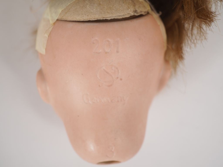 2 bébés de fabrication allemande tête porcelaine numéro de moule 201 t