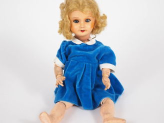 Vente aux enchères Lot comprenant une poupée rosette entièrement en composition avec son 