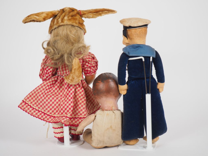 Lot de 3 poupées des années 30 à 50 dont marin en tissu type Norah wel