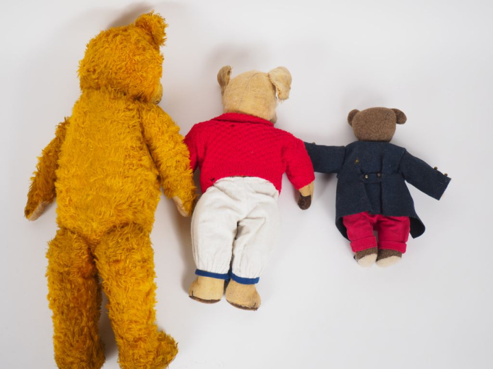 Lot de 3 ours dont 2 ours anciens, un des années 50, un des années 30 