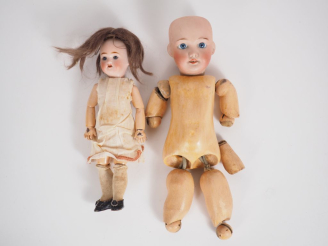 Vente aux enchères Lot de 2 poupées anciennes tête porcelaine dont une petite poupée Flei