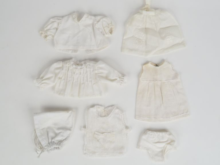 Lot de vêtements pour poupée ancienne taille Bleuette ou Bleuette elle