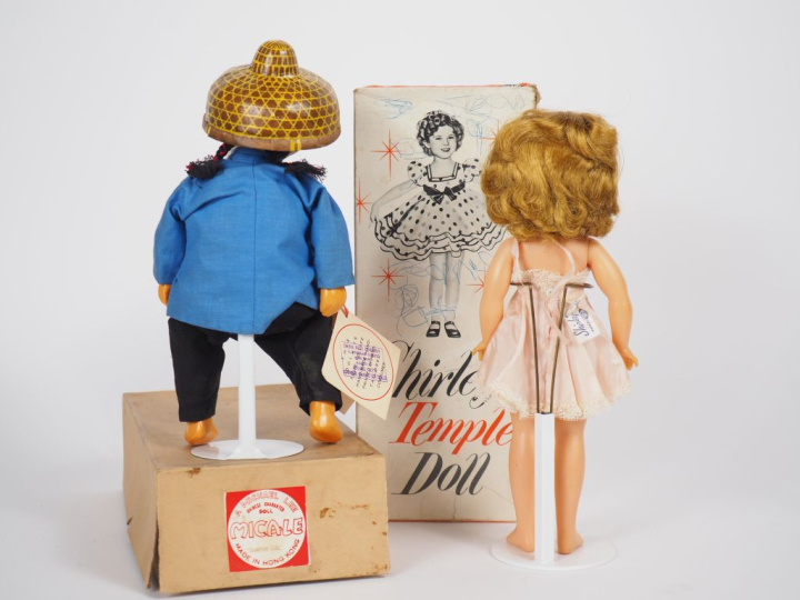 Lot de 2 poupées en boîte d'origine dont Michae Lee poupée chinoise en