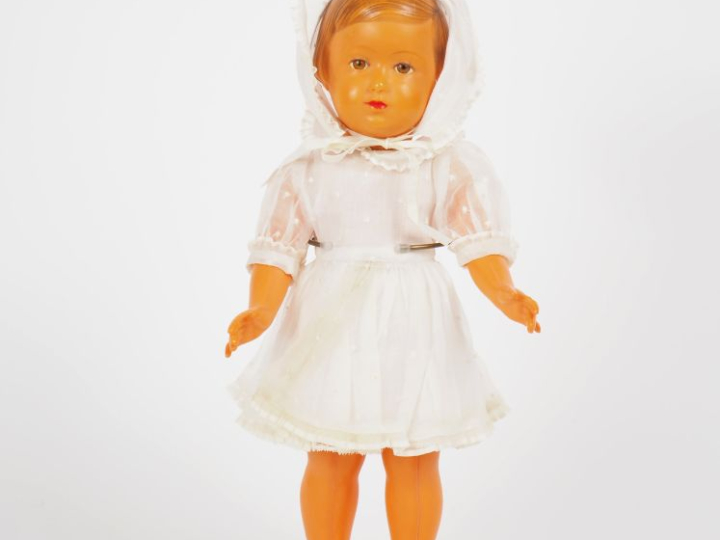 Poupée Françoise de Modes et Travaux en celluloïd des années 50 Marqué