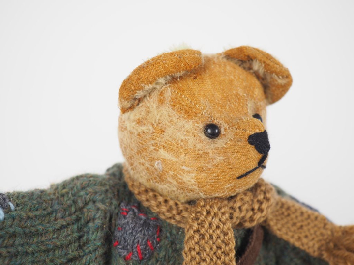 Lot d’ours en peluche en état d’usage dont certains anciens taille de 