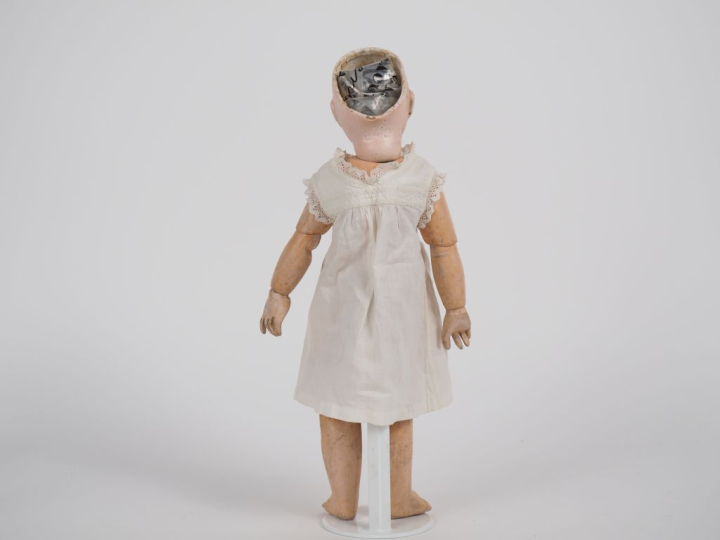 Poupée tête porcelaine E4D Etienne Denamur BO. Yeux fixes bleus, corps