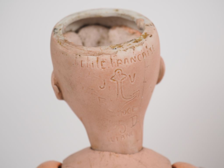 Lot de 3 poupées, tête porcelaine dont 2 Jules Verlingue à l’ancre, fè