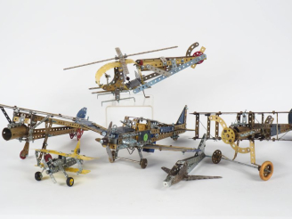 Vente aux enchères Construction sur base de MECANO ancien lot de 3 avions Long +/- 38cm o