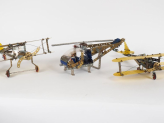 Vente aux enchères Construction sur base de MECANO ancien et moderne lot de deux avions e