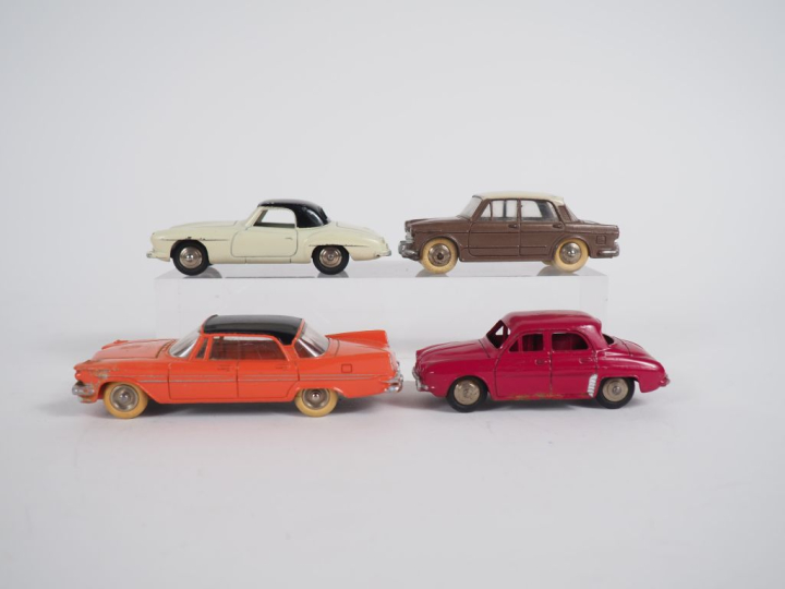 Dinky toys France lot de 4 miniatures au 1/43e dont : Dauphine 34 E , 