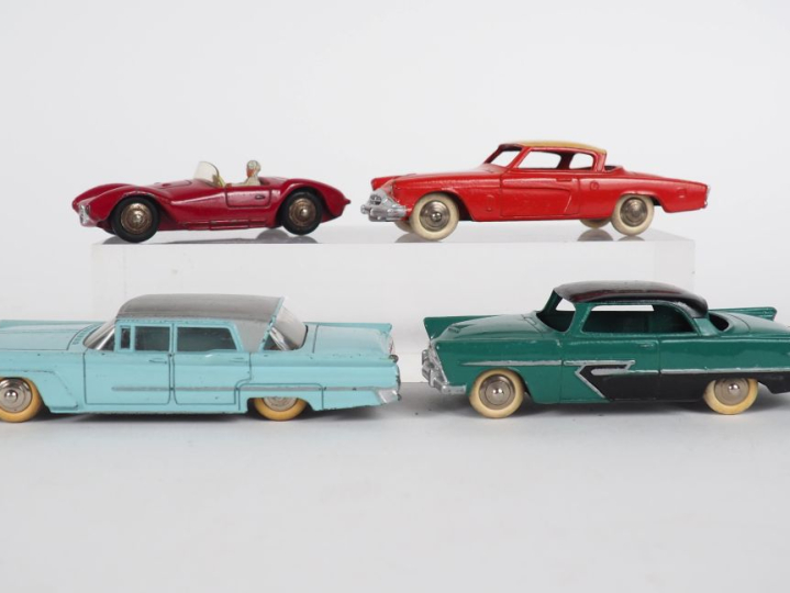 Dinky toys France lot de 4 miniatures au 1/43e dont : Maserati 22A (pe