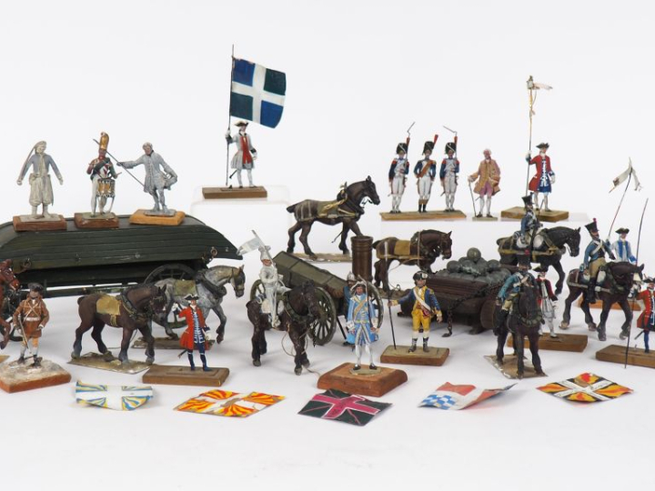 Figurines de plomb lot comprenant : Chariot porteur de bateau on y joi