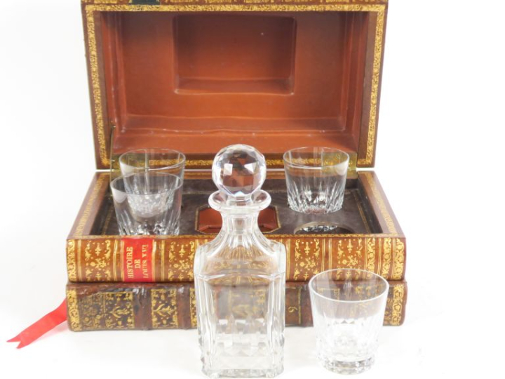 BACCARAT.  Superbe cave à whisky en trompe l'œil en forme de pile de l