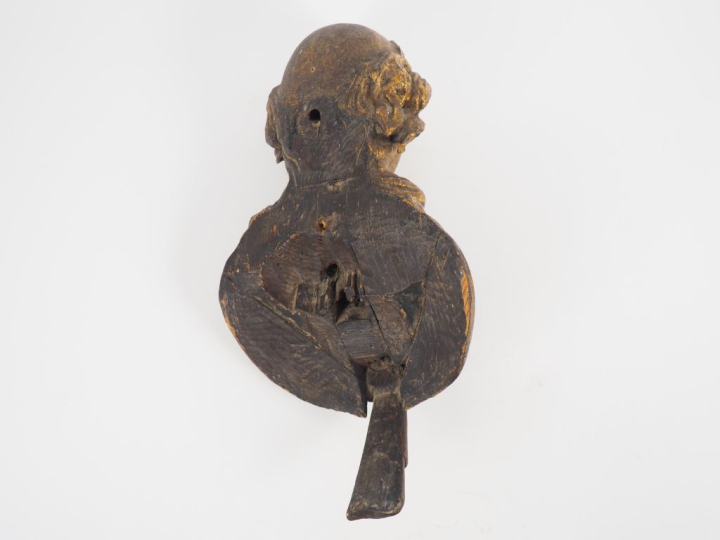 Ecole française XVIIème.  "Buste de jeune femme laurée" Sculpture en b