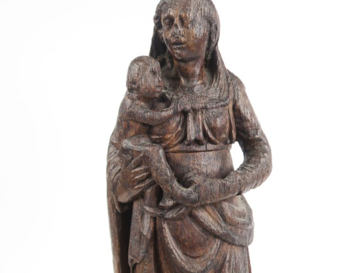 Ecole française XVIIème.  "Vierge à l'enfant"  Sculpture en chêne scul