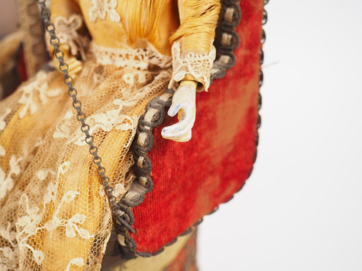 Automate traditionnel fabriqué par Michel Marcu.  Manège mécanique ave