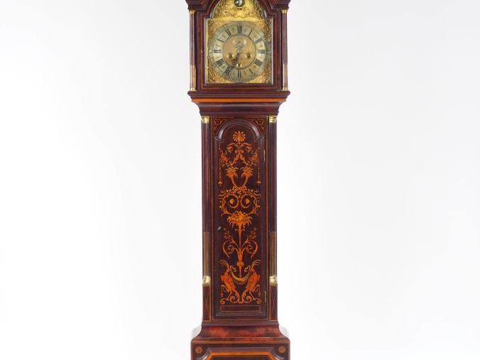 Régulateur de parquet anglais XIXème en acajou, placage d'acajou et ma