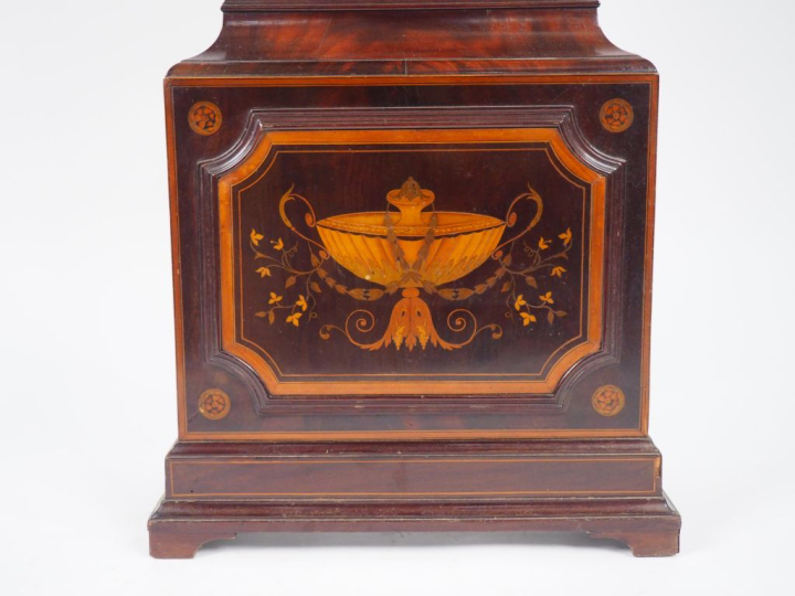 Régulateur de parquet anglais XIXème en acajou, placage d'acajou et ma