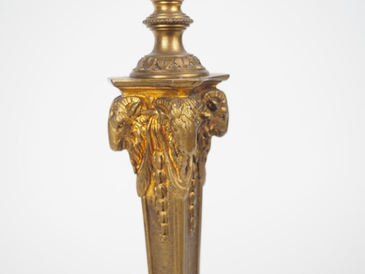 Bougeoir en bronze de style Louis XVI à décor de cannelures, de feuill