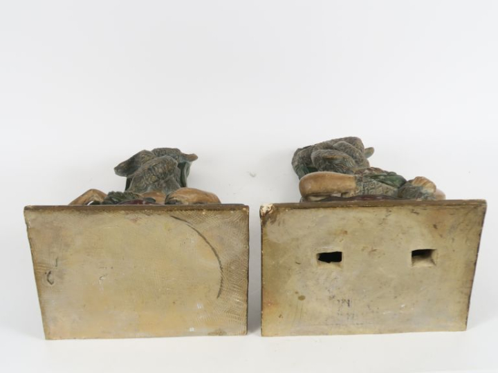 Paire de sellettes Napoléon III en terre cuite polychrome à décor de s