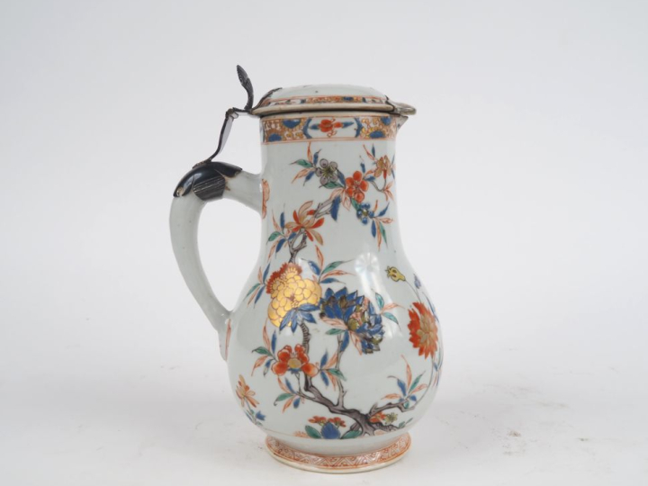 Verseuse XVIIIème en porcelaine de Chine famille rose, monture en arge