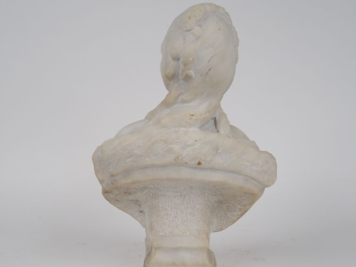 Ecole française XIXème.  "Portrait d'élégante en buste, portrait de la