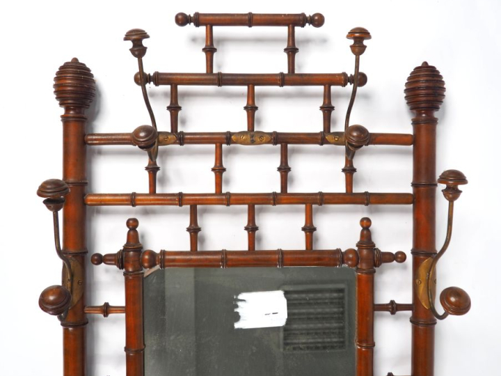 Porte manteau Napoléon III en bambou. Dim. 210 x 74 cm