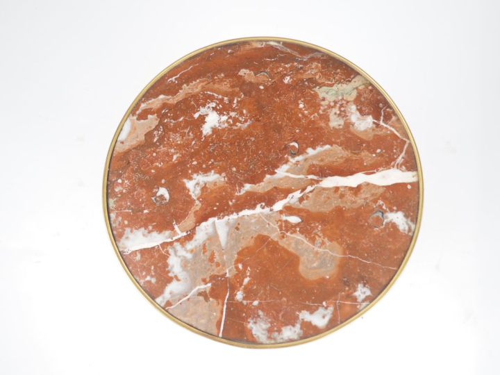 Guéridon de style Louis XVI en acajou et placage d'acajou, riche ornem