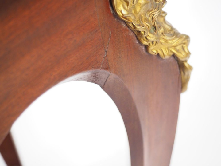 Gervais DURAND. (attribué à). Petit bureau à gradins de style Transiti