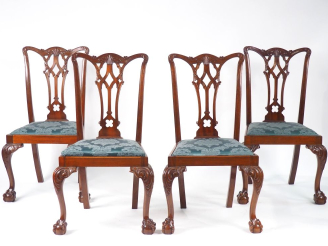 Vente aux enchères 4 chaises anglaises XIXème "Chippendale" en acajou et placage d'acajou
