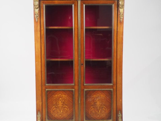 Vente aux enchères Bibliothèque Napoléon III de style Louis XVI en marqueterie, à décor d