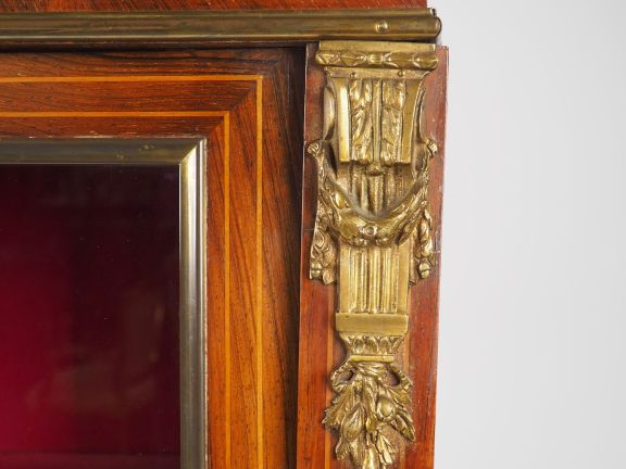 Bibliothèque Napoléon III de style Louis XVI en marqueterie, à décor d