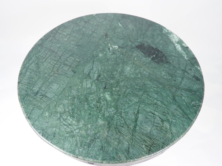 Table de salon de style Empire en bois noirci, dessus marbre vert, pié