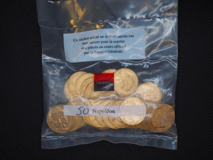 50 pièces de 20 Francs or (dates visibles 1909, 1913) Dans un sachet s