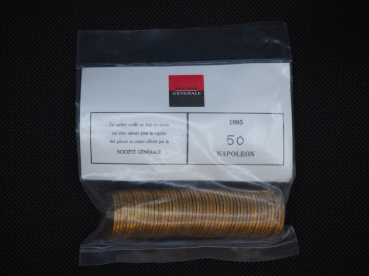 50 pièces de 20 francs or (date visible 1907) Dans un sachet sous scel