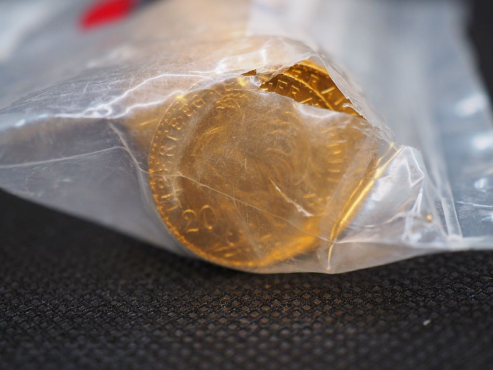 50 pièces de 20 Francs or Dans un sachet sous scellé de Banque (avec u