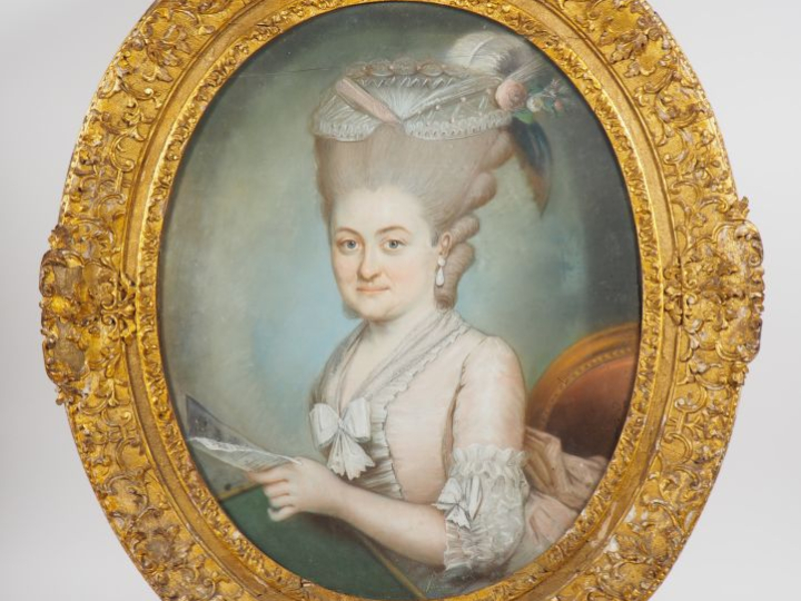 Ecole française XVIIIème. "Portrait de dame à la lecture". Pastel. Dim