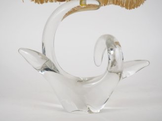 Vente aux enchères LALIQUE France. Lampe en cristal. Signée. Dim. 19,5 x 23 cm.  (égrenur