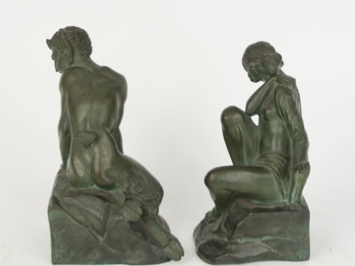 Alfred GILBERT. "Faune et nymphe". Paire de serre-livres en bronze à p