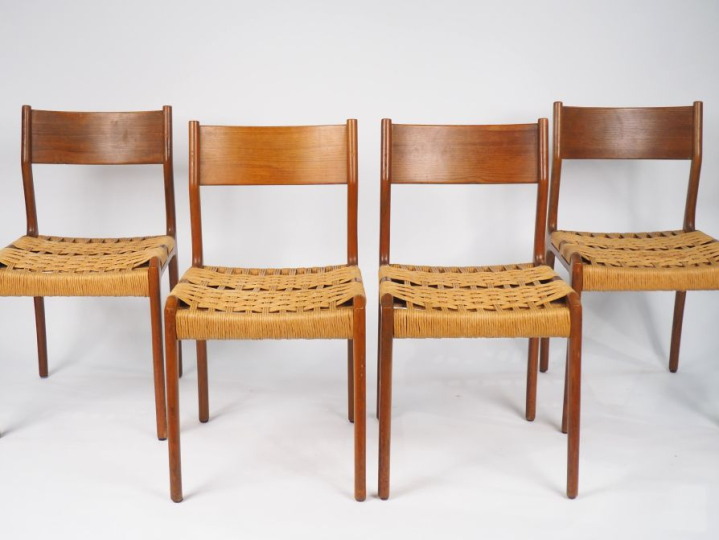 Suite de 10 chaises fin des années 60 de style Scandinave en teck, dos