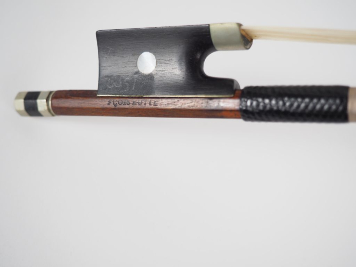 Archet de violon 	marque apocryphe "Fcois Lotte", baguette allemande e