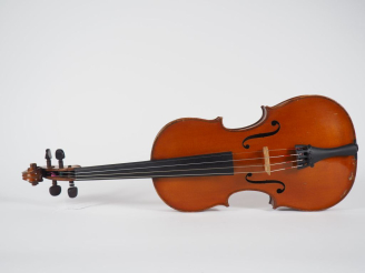Vente aux enchères 	Violon d'étude 	du grand atelier Laberte - Humbert à Mirecourt. Vers 