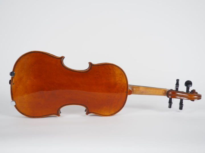 	Violon d'étude 	fait à Mirecourt 1920 dans l'atelier Cuesnon en parfa