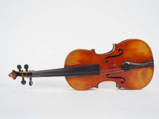 Vente aux enchères Joli Violon allemand 	fait en copie d'ancien 1890-1900 portant l'étiqu