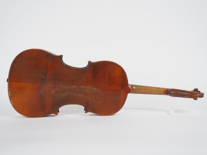 Violon d'amateur 	Français fin XIX  non fileté, 	363mm. 	(à restaurer	