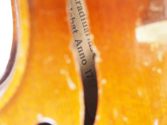 Violon allemand 1920 - 1930 35,9 mm. (Prêt à jouer). On y joint un arc